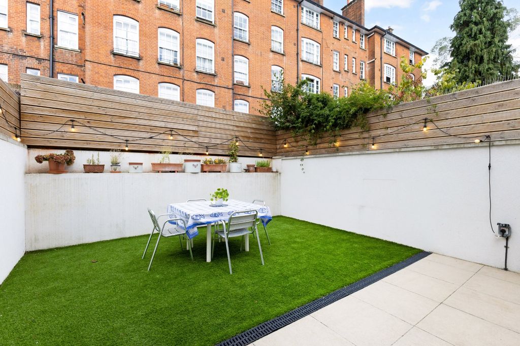 Property photo 3 of 28 Garden