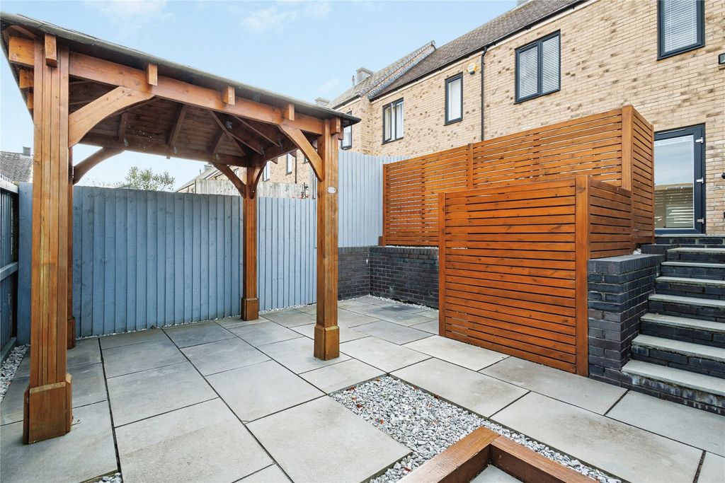 Property photo 3 of 16 Picture No. 32