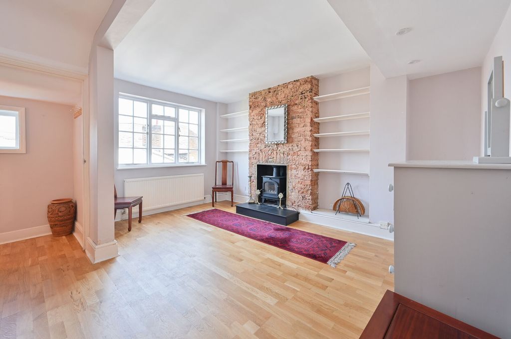 Property photo 2 of 19