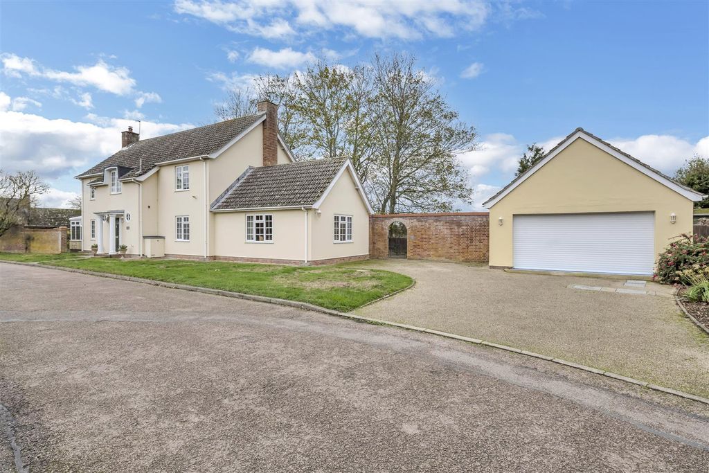 Property photo 1 of 31 Treetops Side.Jpg