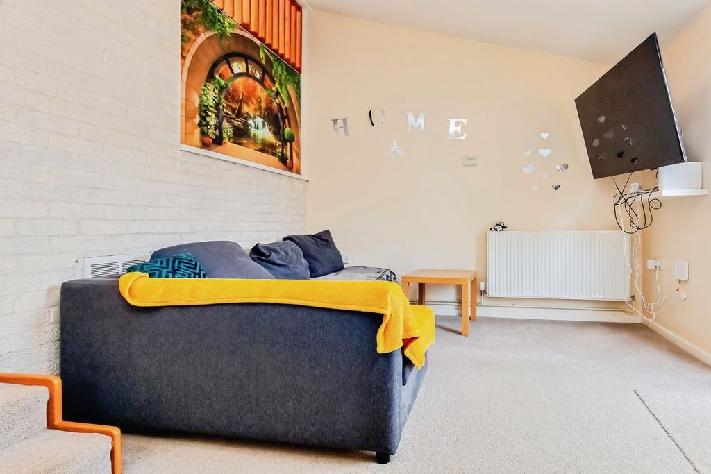 Property photo 2 of 17 Pbox-Img.Jpg