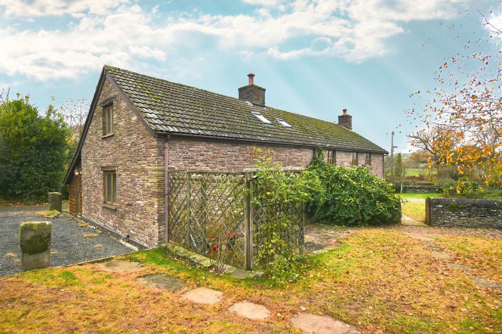 Property photo 2 of 6