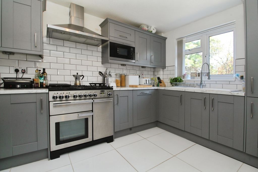 Property photo 2 of 14 Kitchen