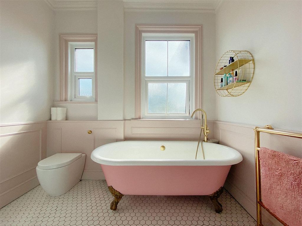 Property photo 3 of 36