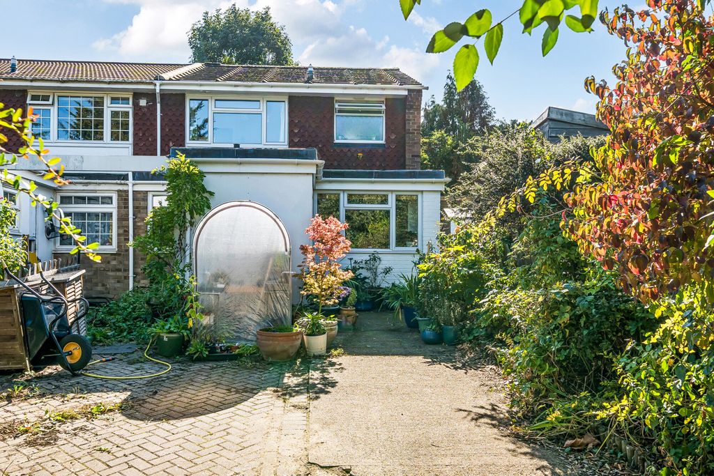 Property photo 1 of 25 External