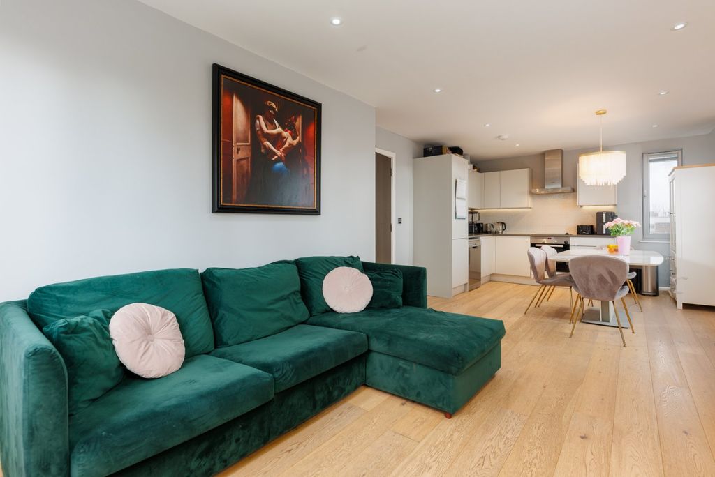 Property photo 3 of 7