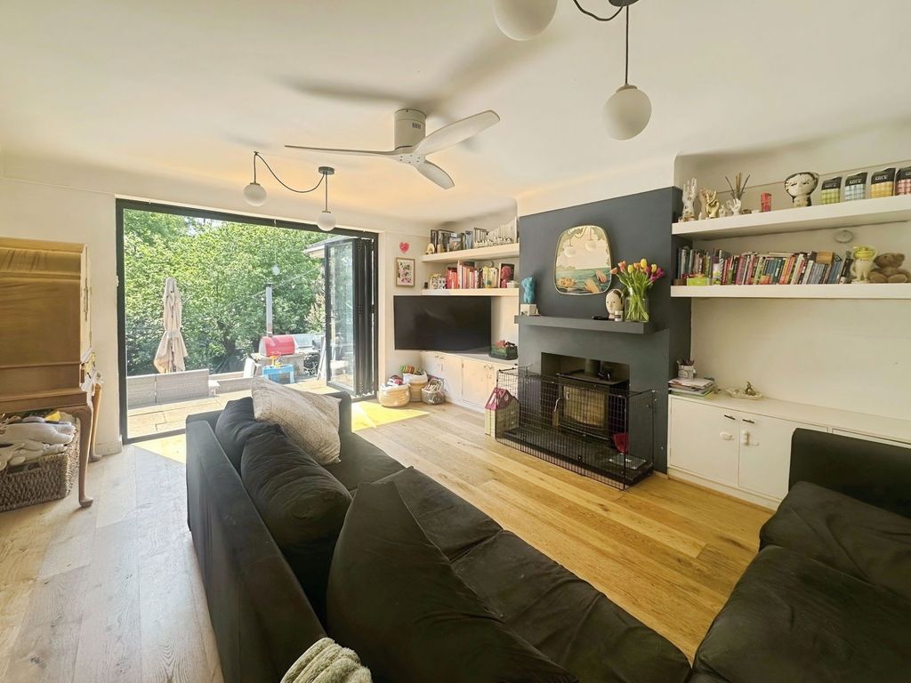 Property photo 2 of 16