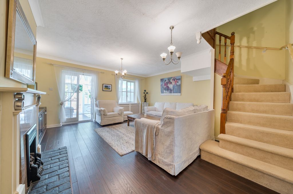 Property photo 2 of 20 1492675-11-6A6225...