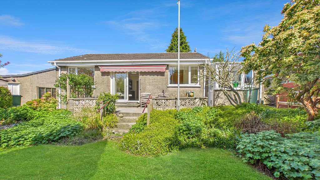 Property photo 2 of 26