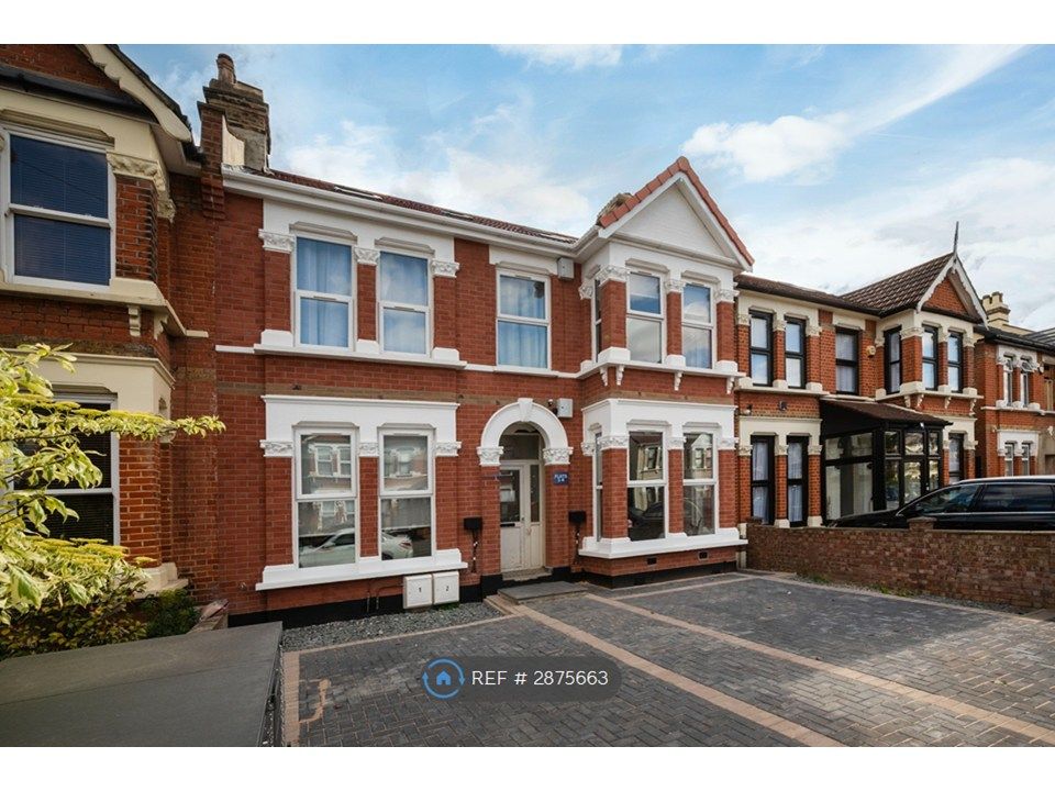 Property photo 2 of 12 House Front