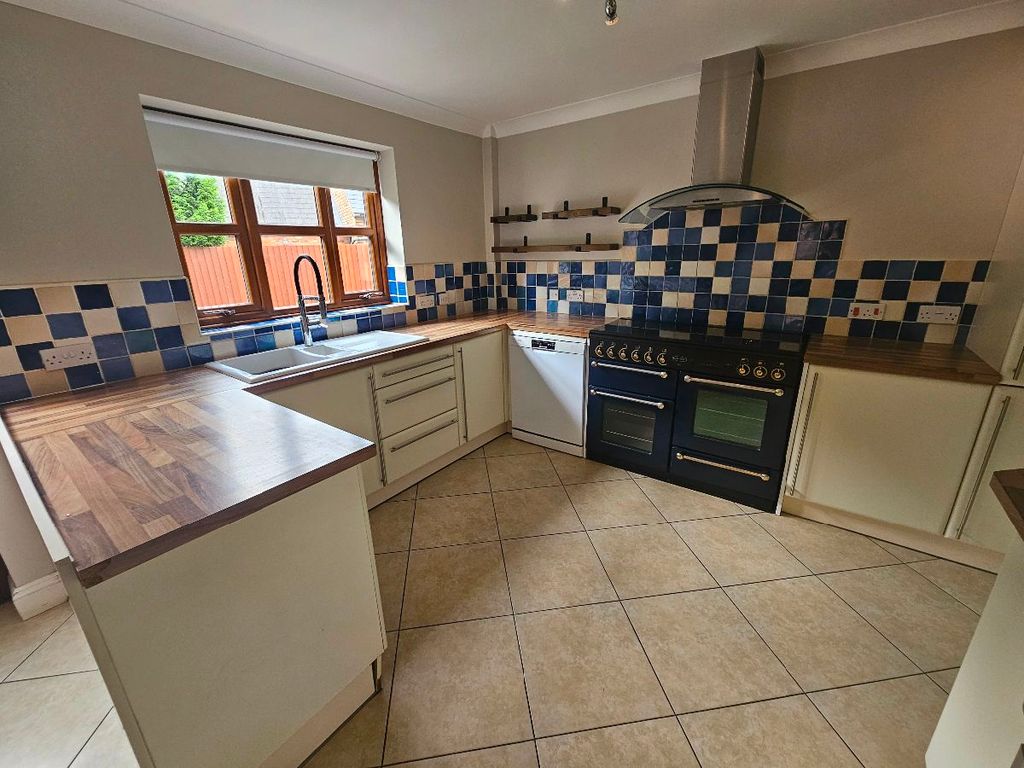 Property photo 2 of 38