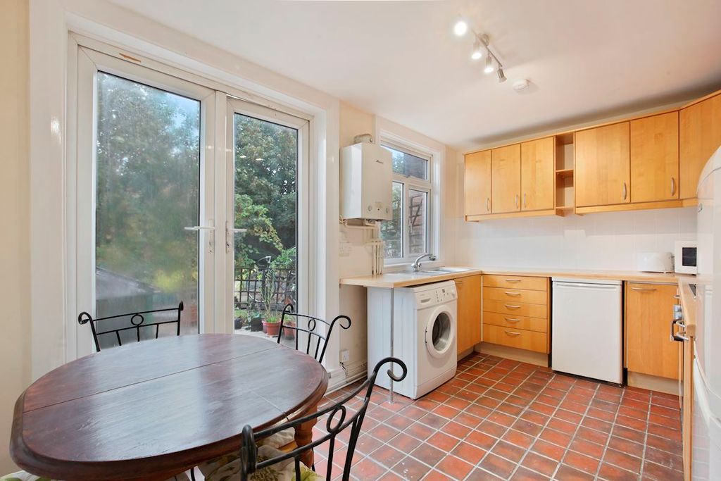 Property photo 3 of 6