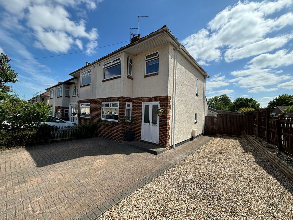 Property photo 3 of 18