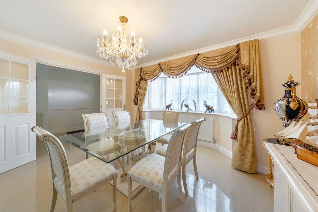 Property photo 2 of 33 Picture No. 17