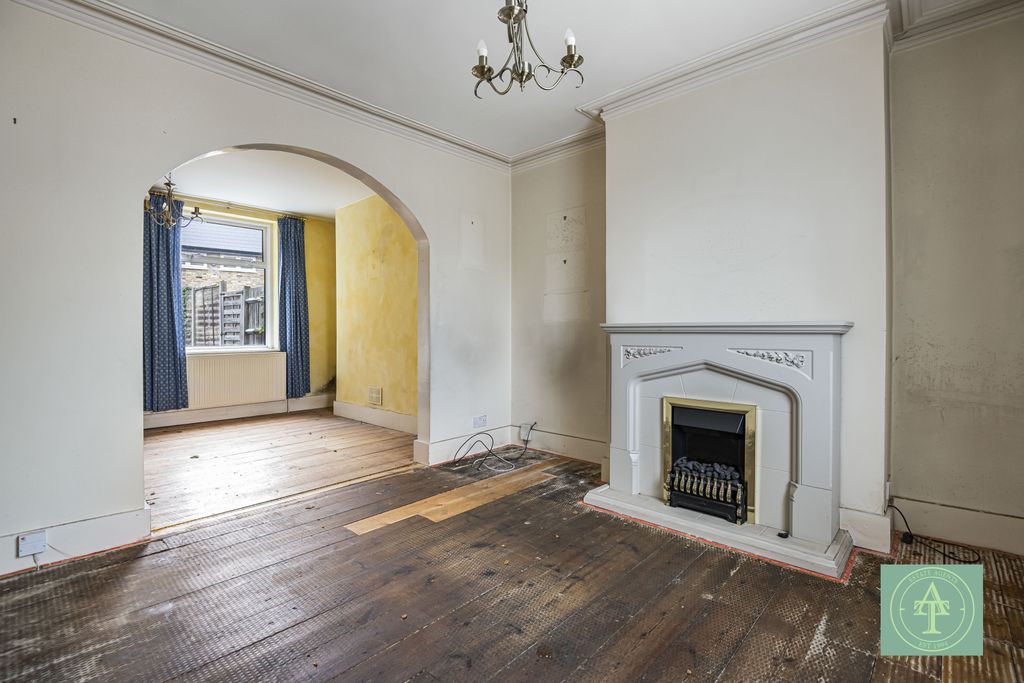 Property photo 2 of 20 Gallery