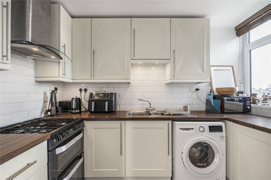 Property photo 3 of 10 Picture No. 18