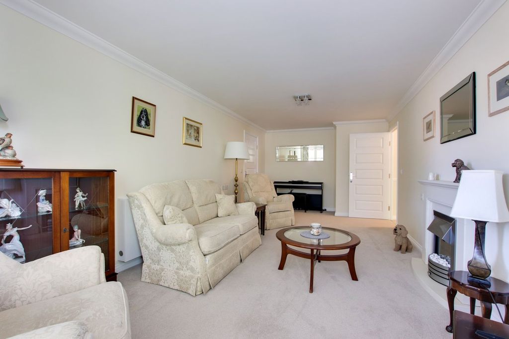 Property photo 2 of 11