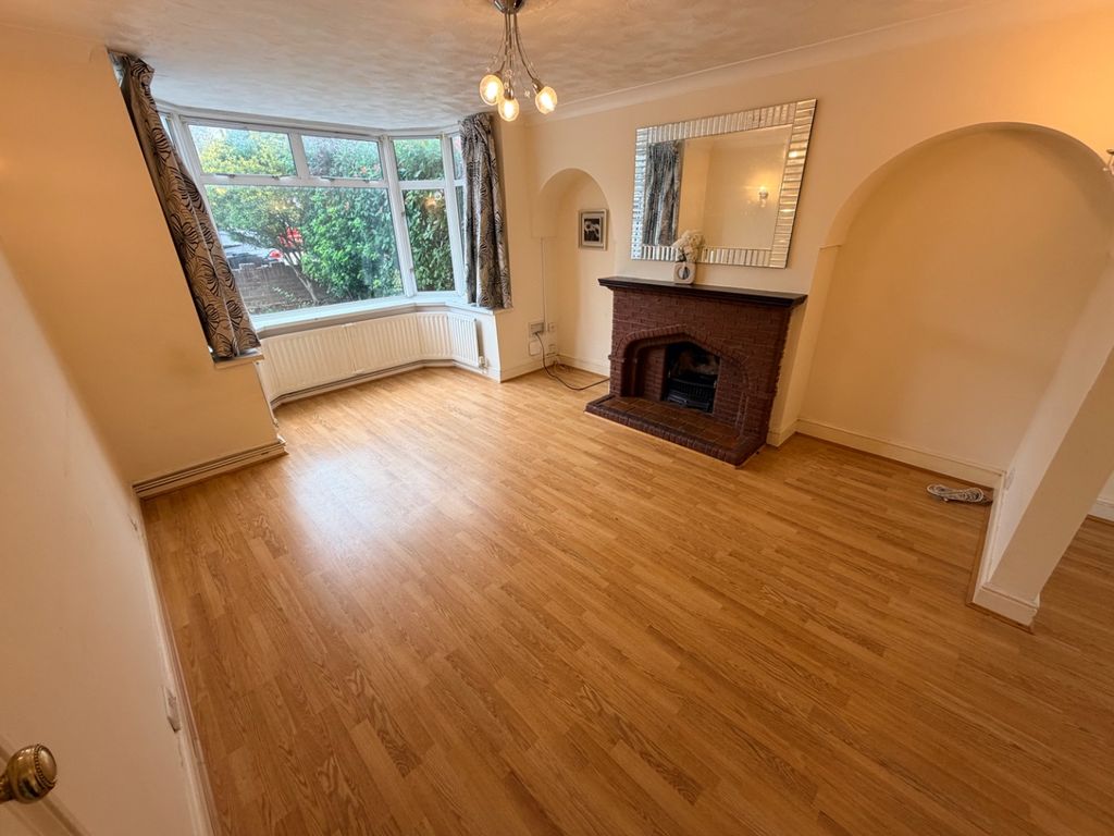 Property photo 2 of 12 6208773