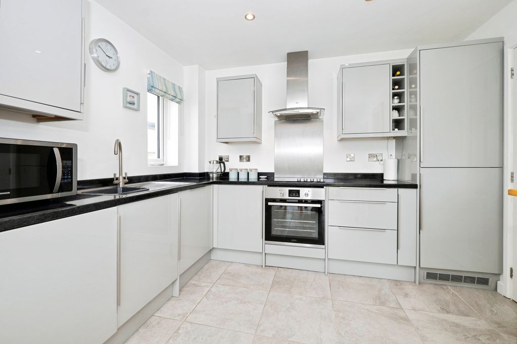 Property photo 2 of 18 Pbox-Img.Jpg