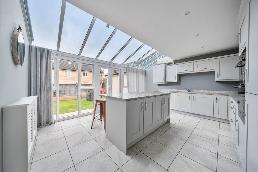 Property photo 3 of 33