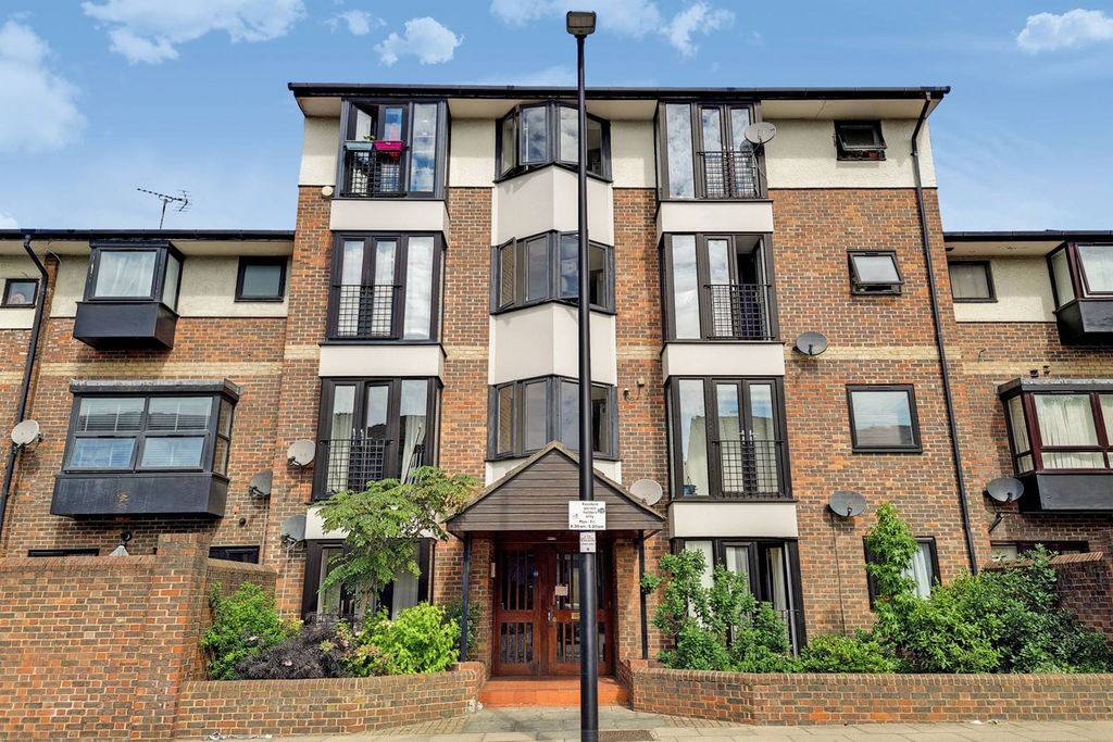 Property photo 1 of 11