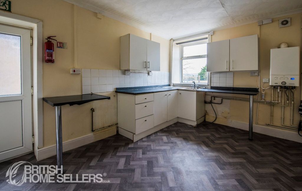 Property photo 2 of 10 Picture No. 09