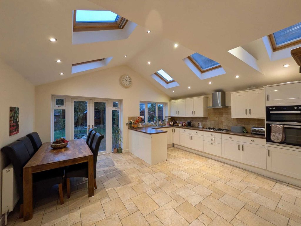 Property photo 3 of 16