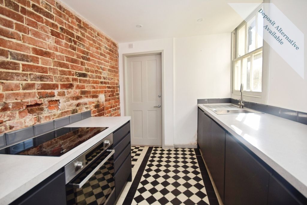 Property photo 2 of 7 Kitchen