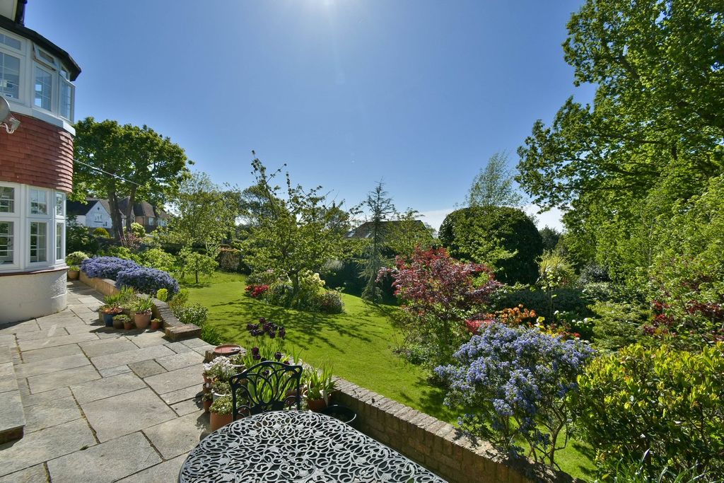 Property photo 3 of 32