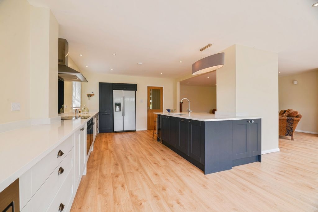 Property photo 2 of 15 Photo