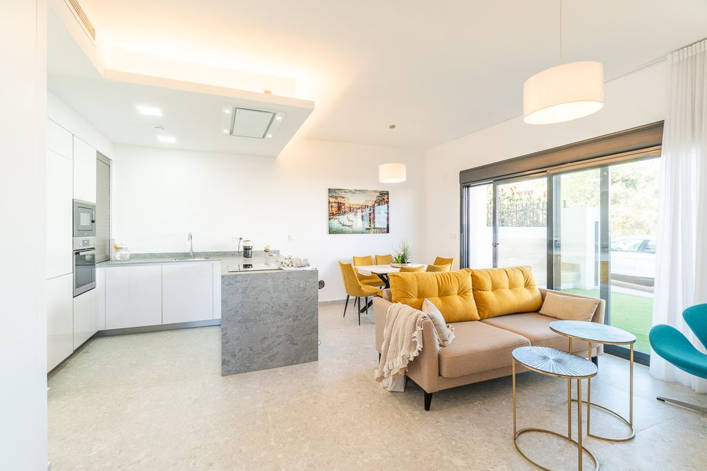 Property photo 3 of 31