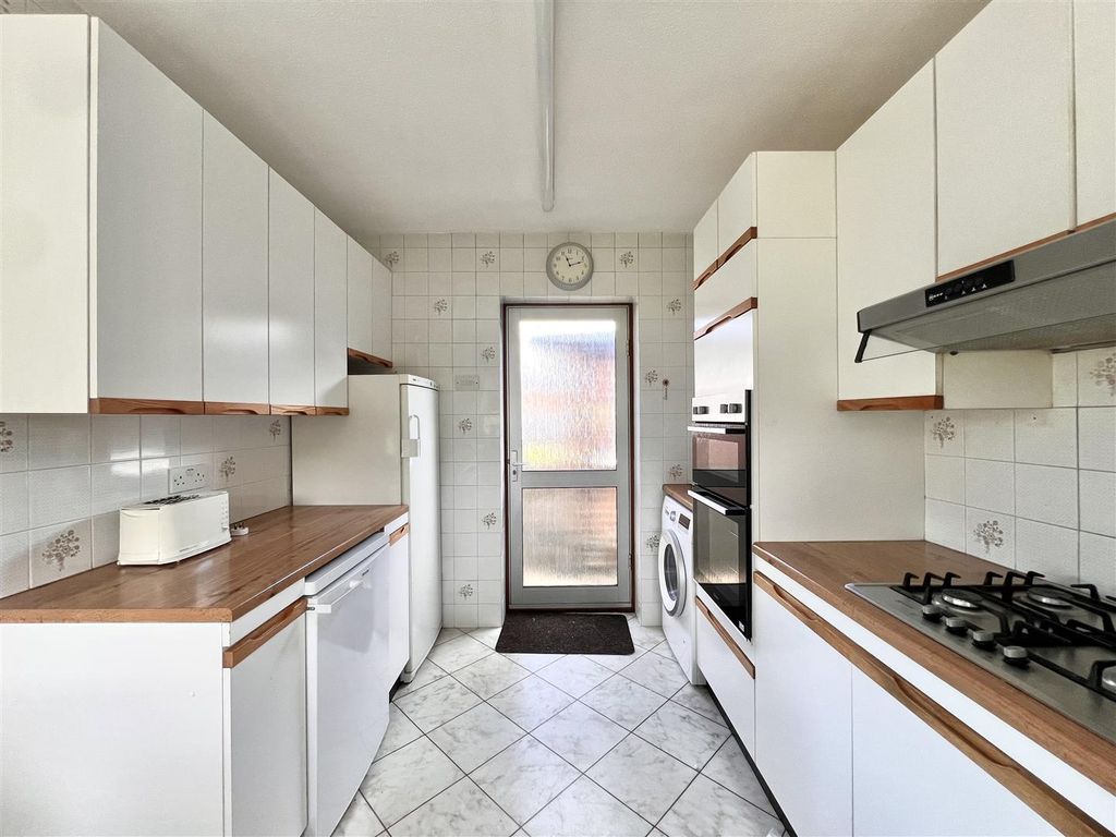 Property photo 3 of 12 Kitchen.Jpg