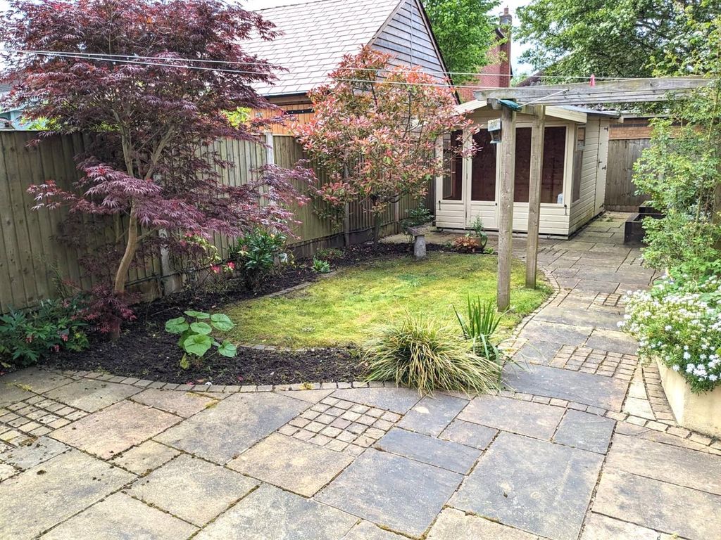 Property photo 3 of 22 Outside