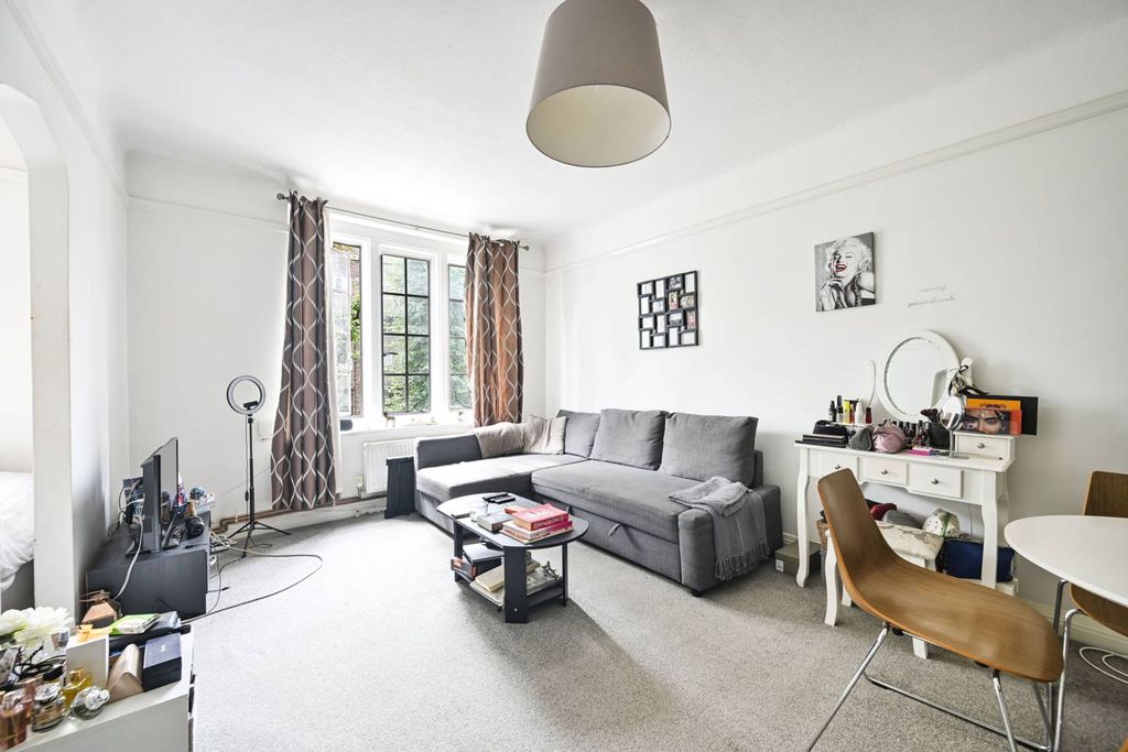 Property photo 2 of 7