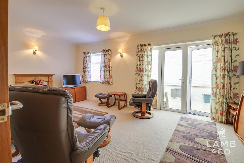 Property photo 2 of 16