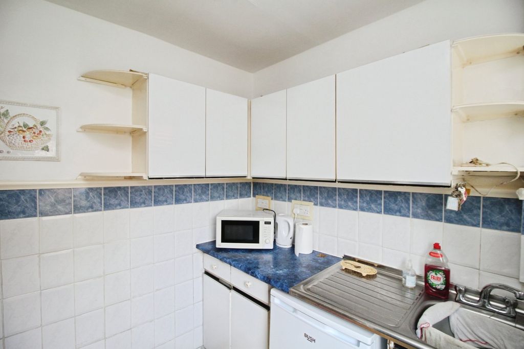 Property photo 2 of 16 Kitchen