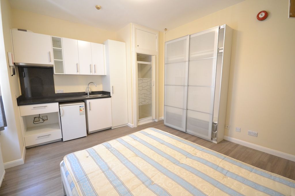 Property photo 2 of 3