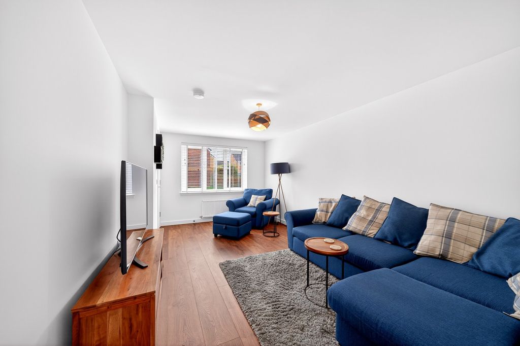 Property photo 2 of 29