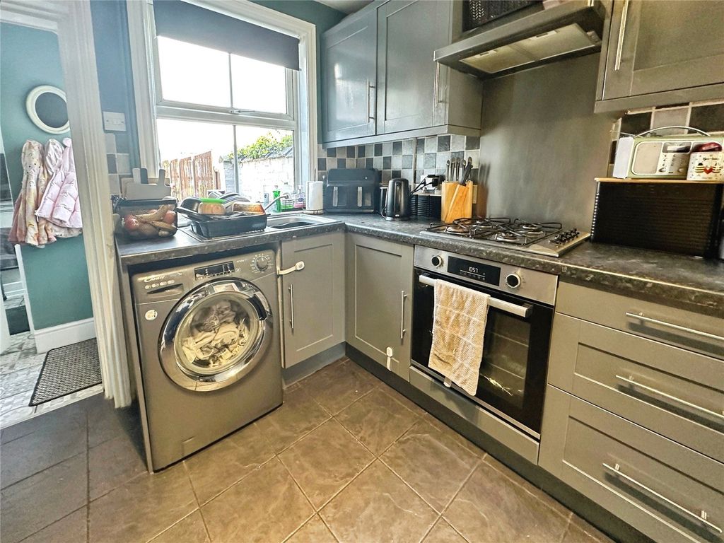Property photo 3 of 11 Picture No. 24