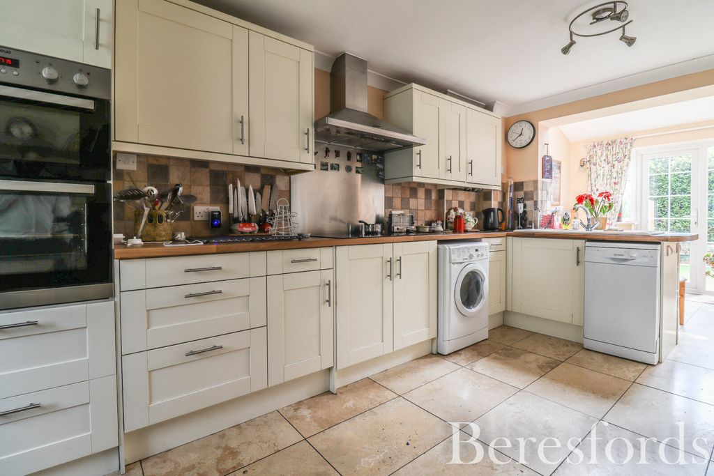 Property photo 2 of 17 Picture No. 18