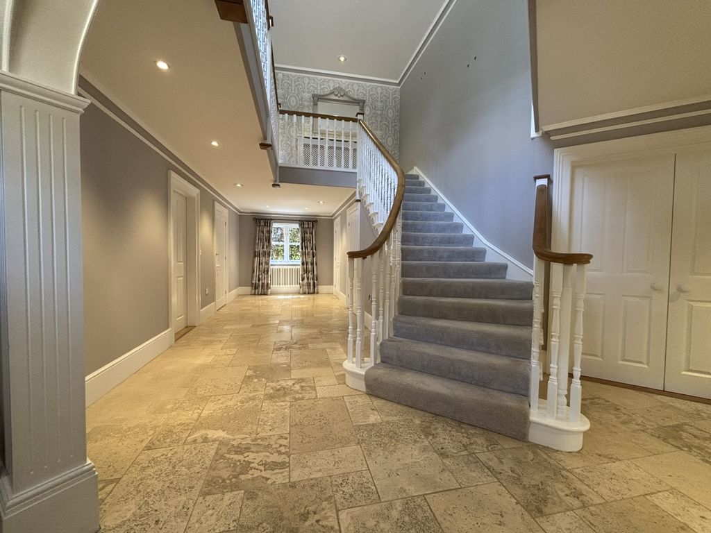 Property photo 2 of 17 Img_2323