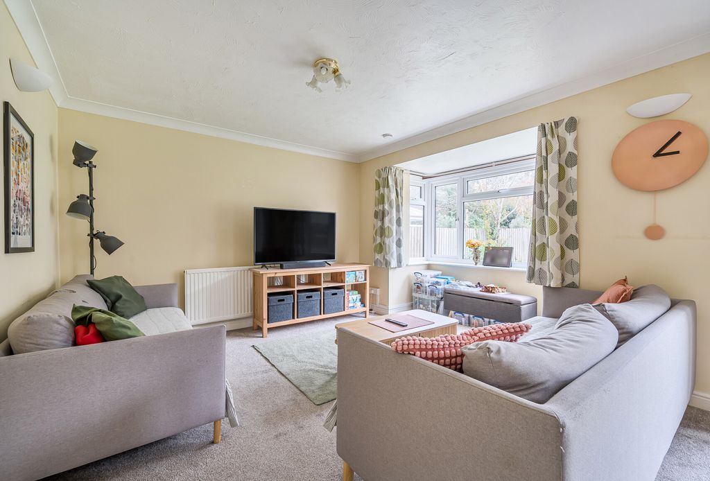 Property photo 3 of 23 1373307-7-690E1Ec...