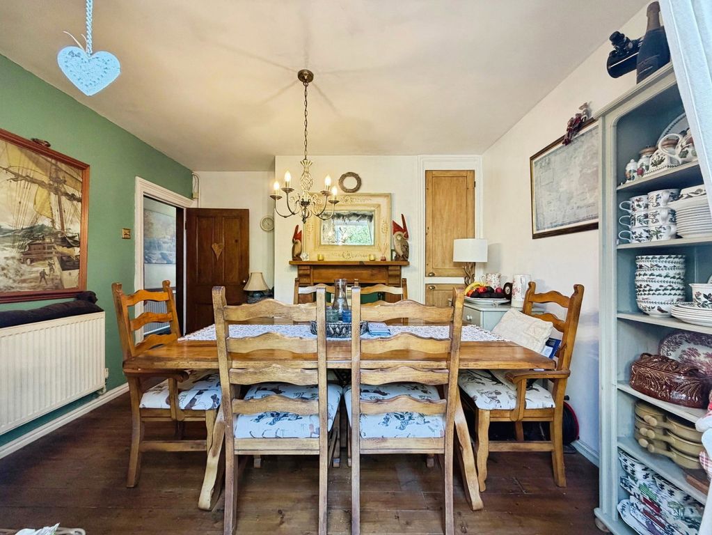 Property photo 3 of 33