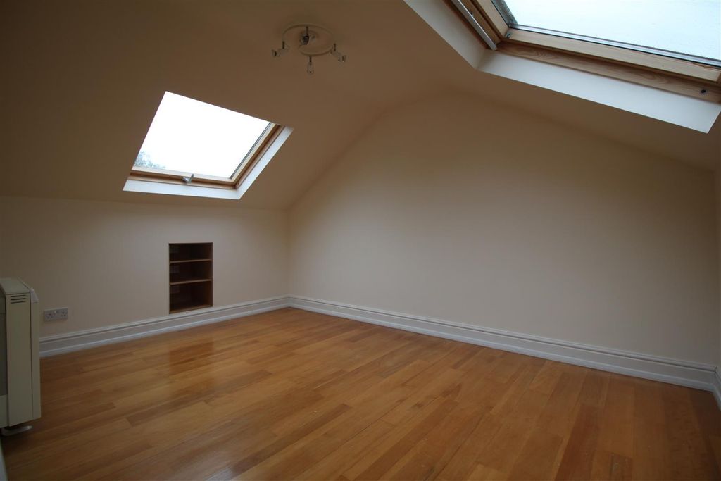 Property photo 2 of 10 6.Jpg