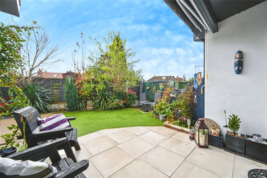 Property photo 3 of 26 Outside