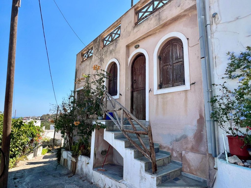 Property photo 2 of 23