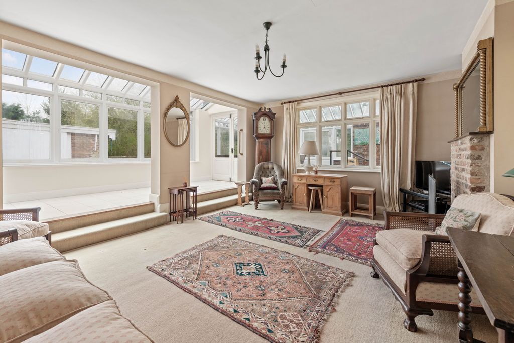 Property photo 2 of 60