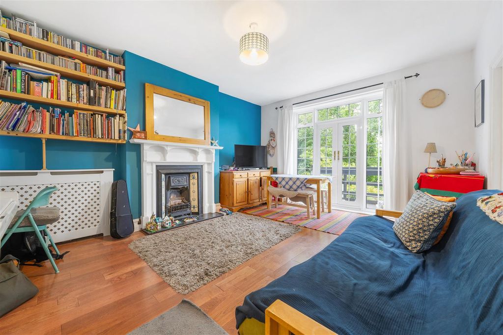 Property photo 3 of 11