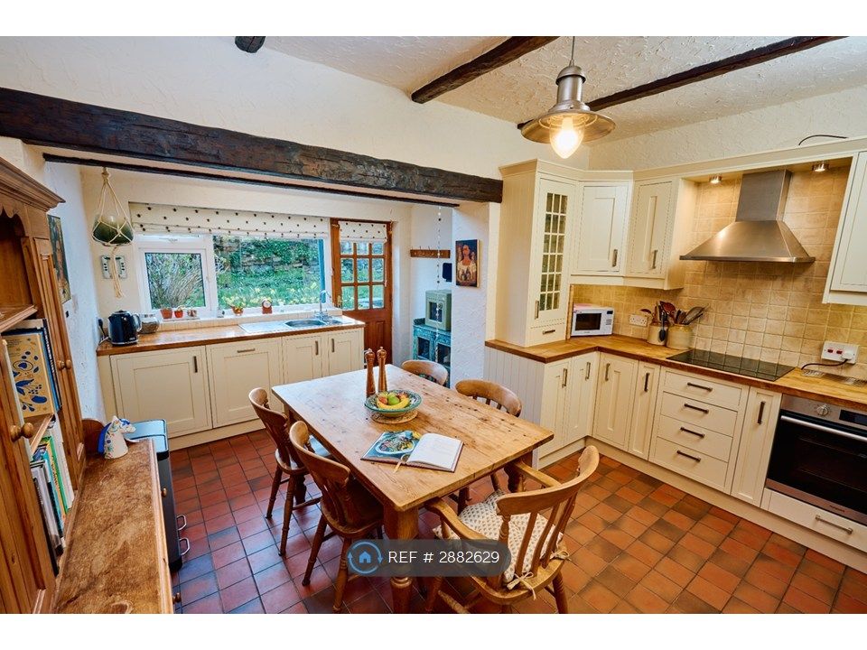 Property photo 3 of 14 Kitchen
