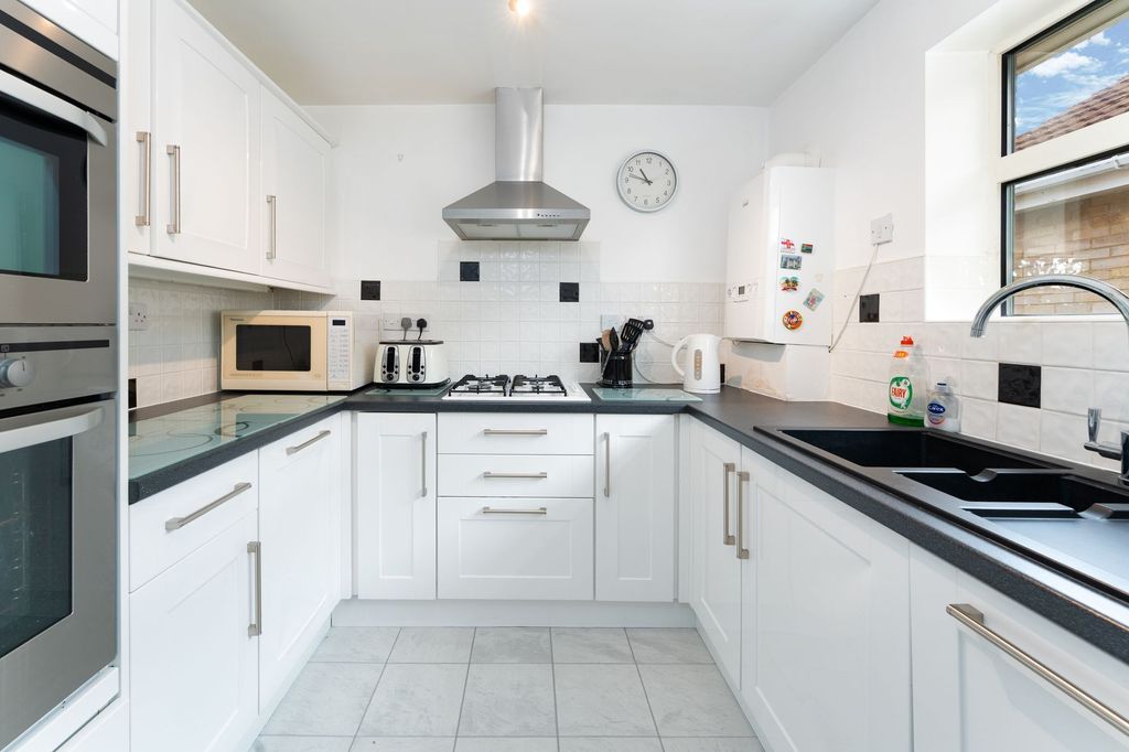 Property photo 2 of 11